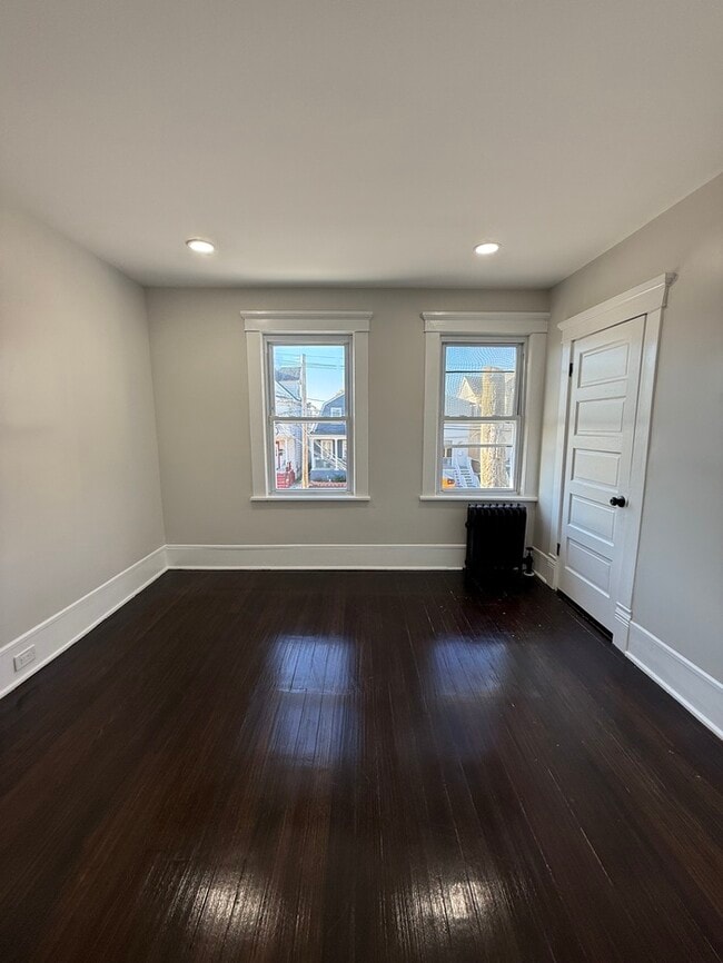 Building Photo - 438 Neville St