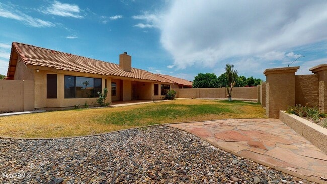 Building Photo - 9814 W Menadota Dr