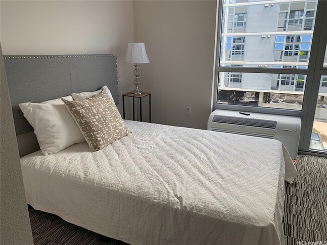 Building Photo - 7000 Hawaii Kai Dr