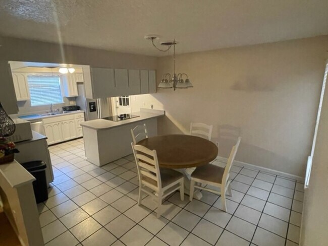 Building Photo - Nice Three Bedroom, 2 Bath home for rent.