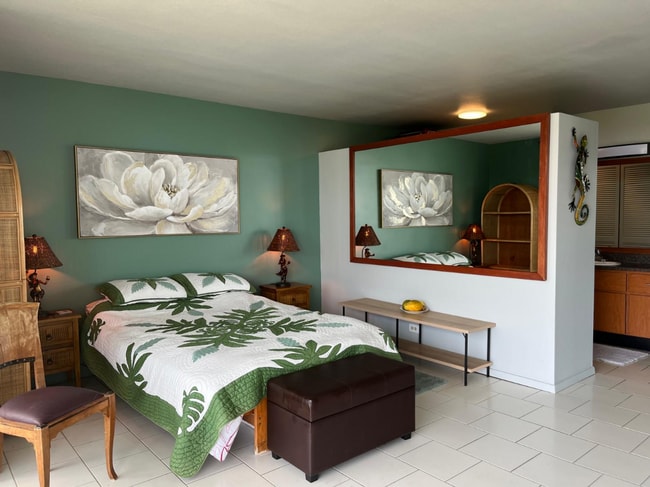 Building Photo - 2BR with ocean view