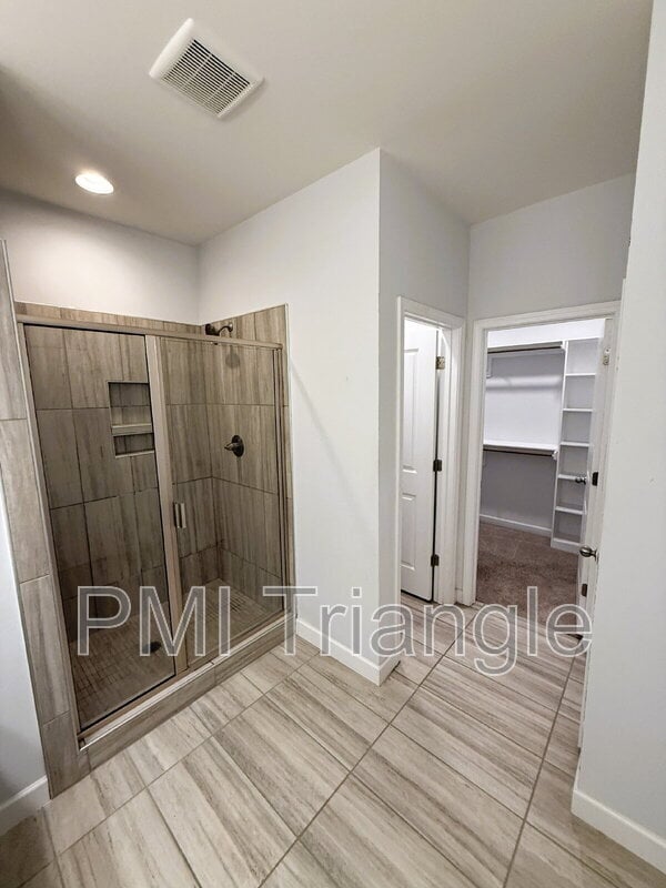 Building Photo - 156 Etteinne Garden Ln