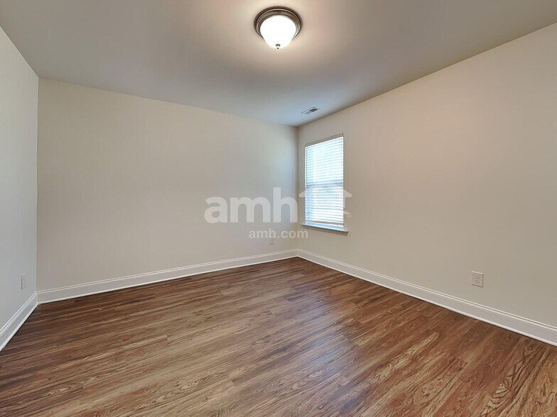 Building Photo - 194 Pullen Dr