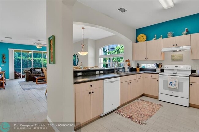 Building Photo - 503 Southstar Dr