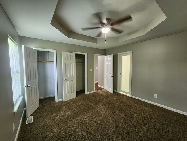Building Photo - $1400 3 bed 2 bath Oak Grove Home