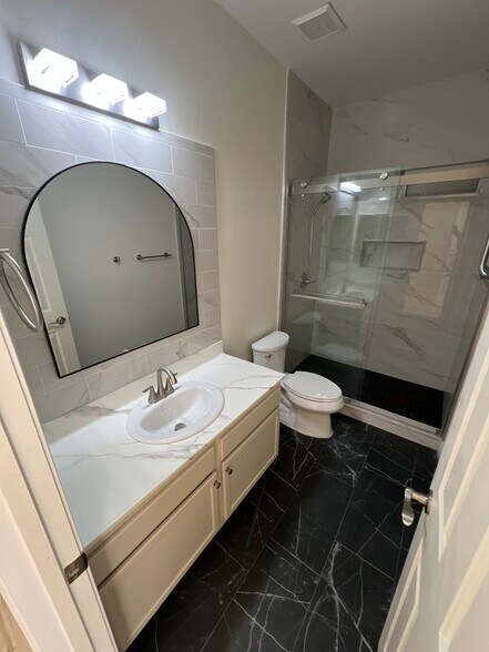 Building Photo - 2493 W Richmar Ave