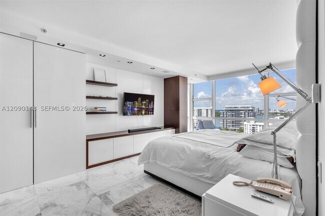 Building Photo - 6801 Collins Ave