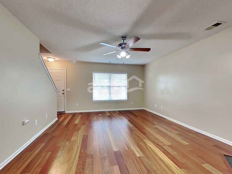 Building Photo - 405 White Bluff Ct