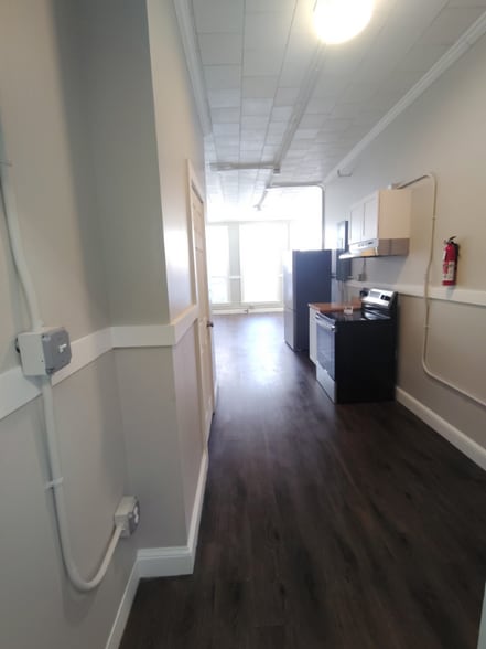 Building Photo - 378 Railroad St