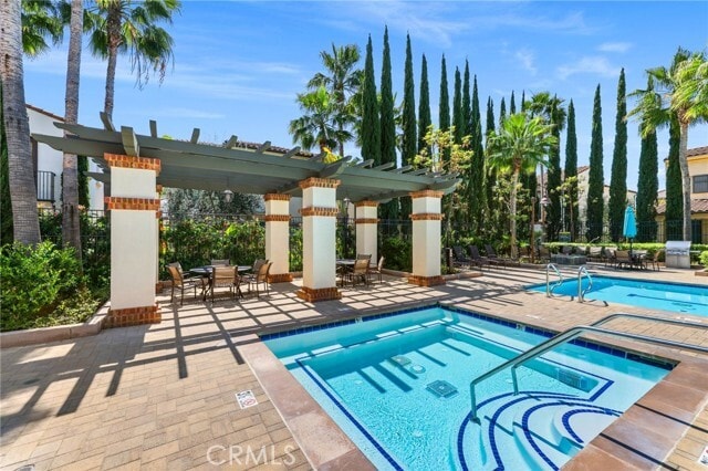 Building Photo - 596 S Casita St