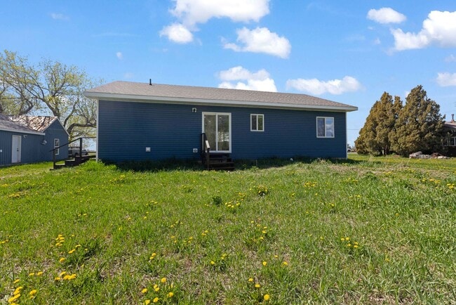 Building Photo - COUNTRY CHARMER 3 BED 2 BATH HOME IN CHESTER