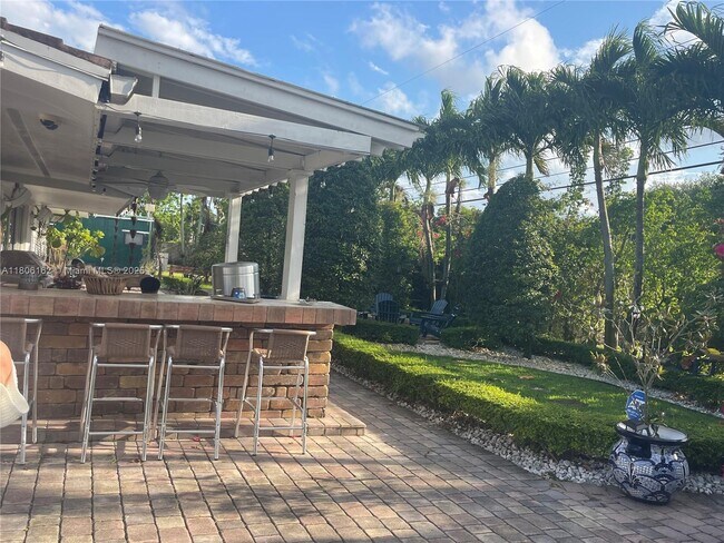 Building Photo - 8620 SW 87th Ave
