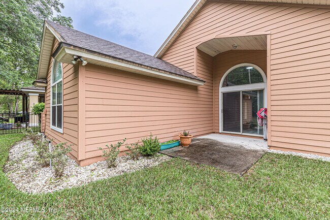 Building Photo - 2243 Trailwood Dr