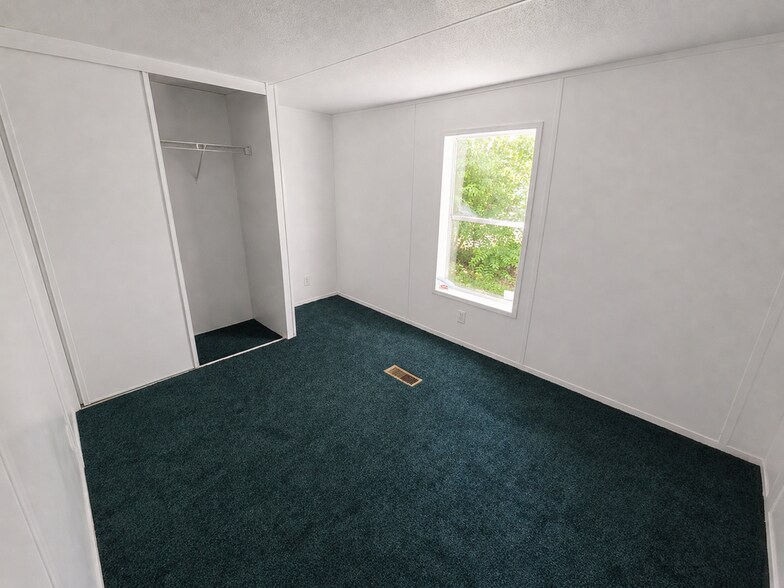 Building Photo - 11226 Greenwood Rd