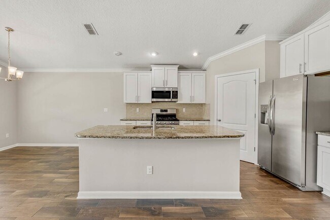 Building Photo - Aberdeen community