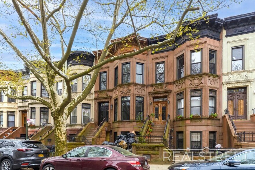 Primary Photo - Stunning Brand New 3 Bed 2 Bath in Crown H...
