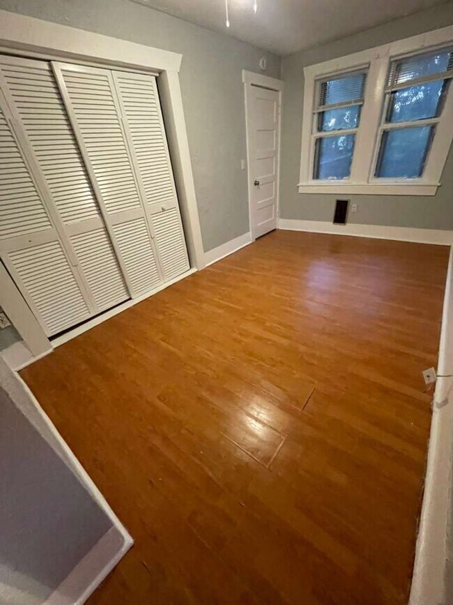 Building Photo - 8406 N Brooks St