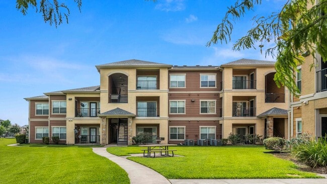 Building Photo - The Bennett Baytown