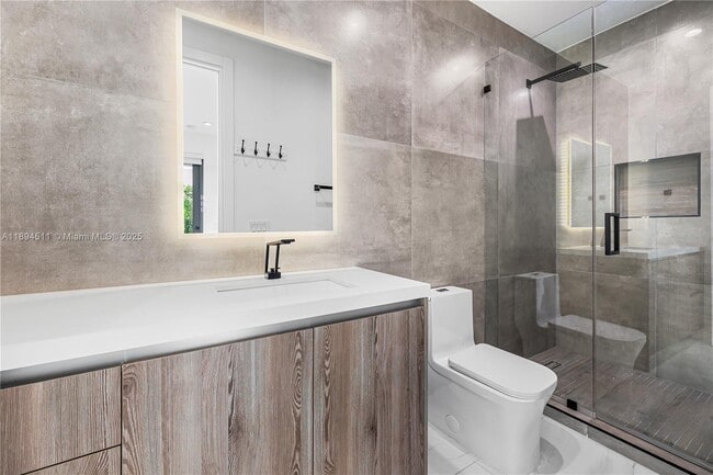 Building Photo - 813 NE 17th Terrace