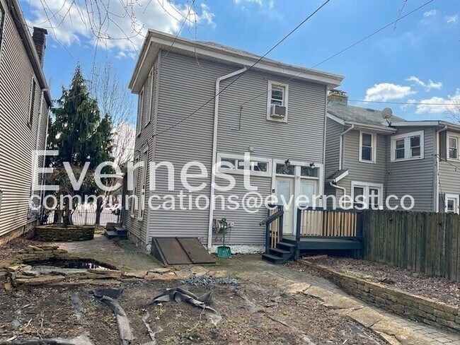 Building Photo - 112 Hanford St