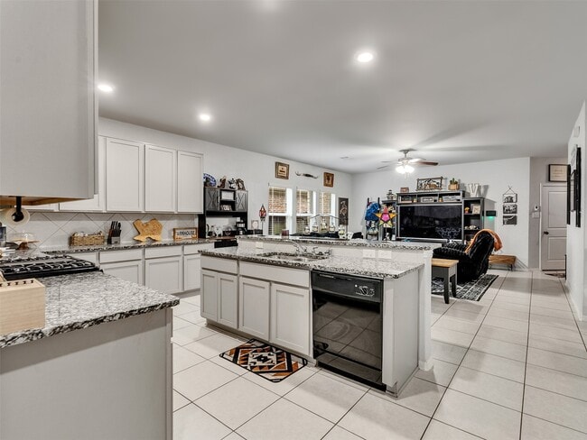Building Photo - 8719 Willet St