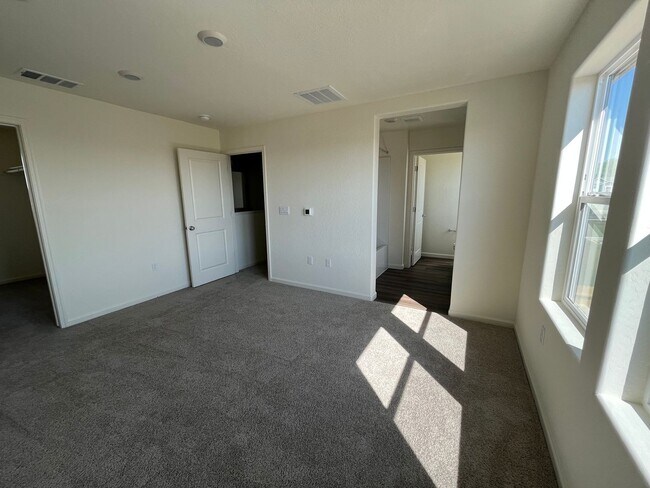 Building Photo - Beautiful brand NEW home for rent in Tulare, Ca