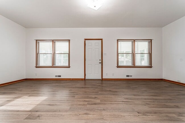 Building Photo - Single Family Home