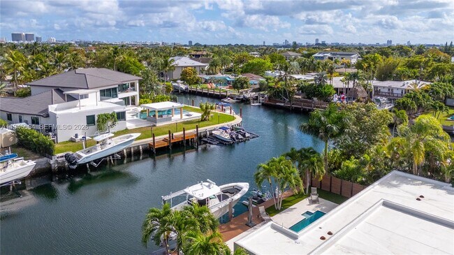 Building Photo - 12911 Oleander Rd