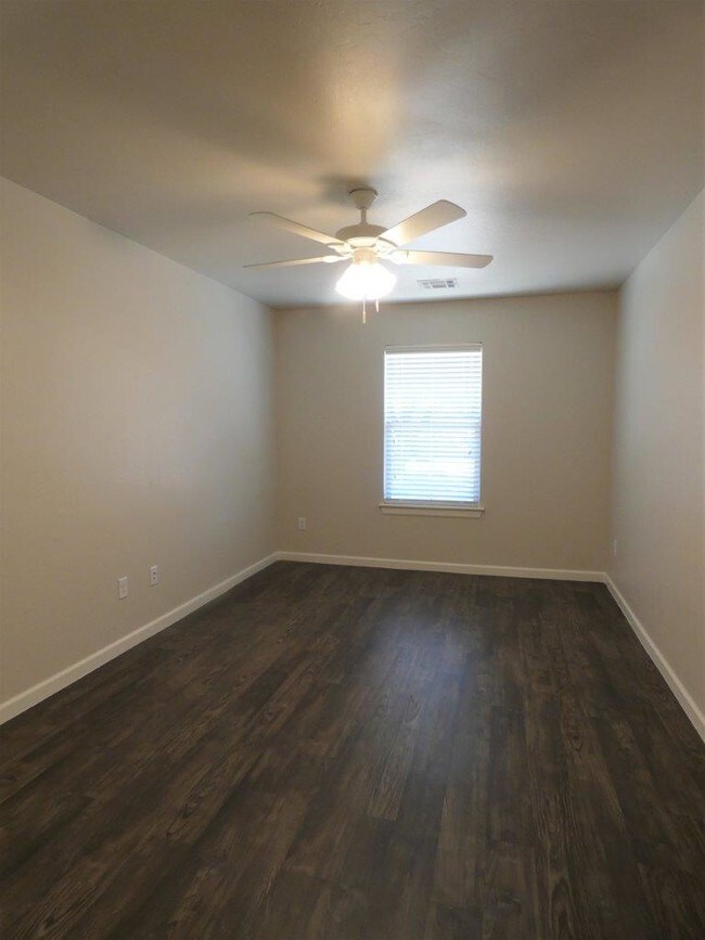 Building Photo - 439 Summit Ridge Dr