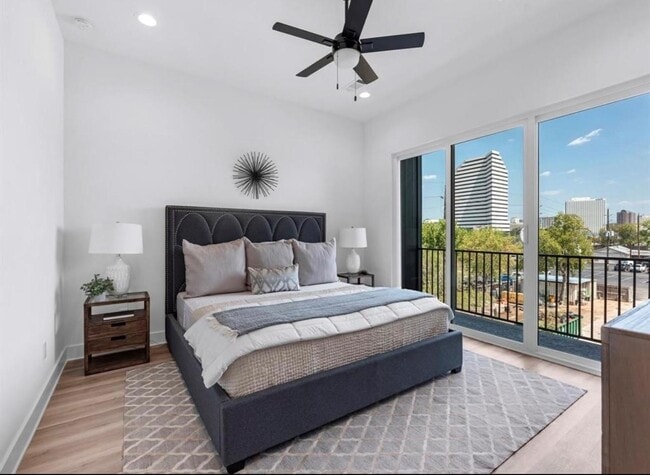 Building Photo - 5910 Val Verde St