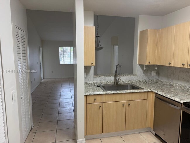 Building Photo - 6676 SW 115th Ct