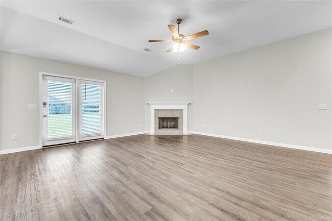 Building Photo - 1823 Landing Pl