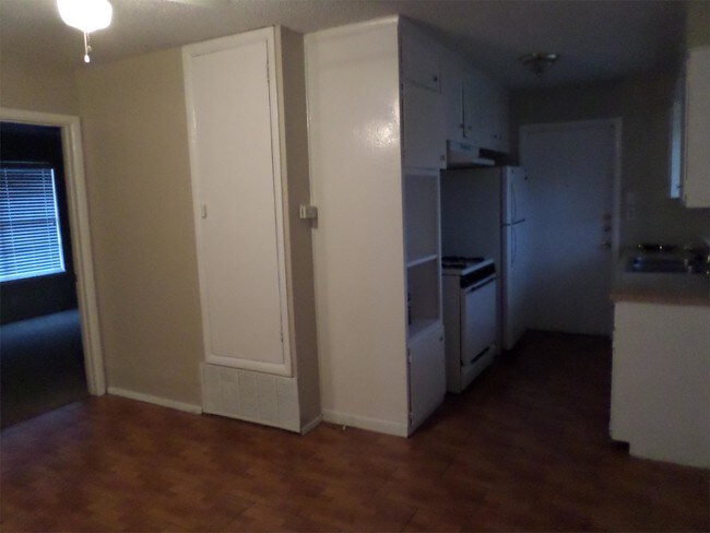 Building Photo - 5829 Cain Dr