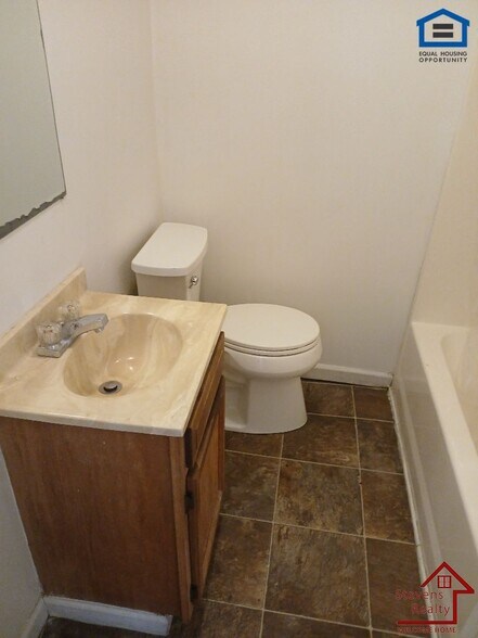 Building Photo - 4324 Grand Ave