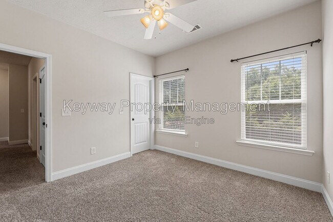 Building Photo - 135 Beallwood Dr