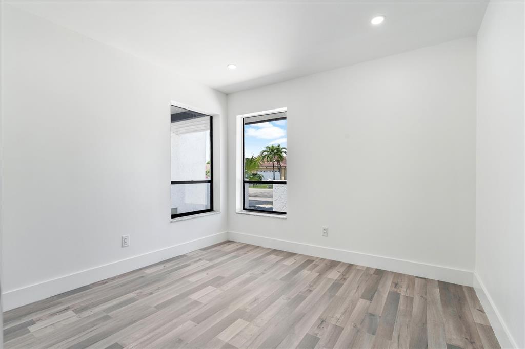 Building Photo - 4920 NW 83rd Ter