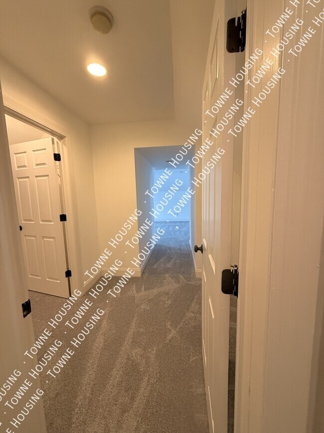 Building Photo - 13573 Schang Rd