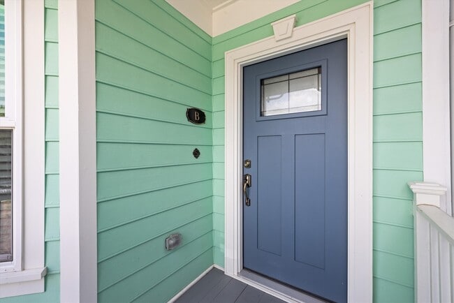 Building Photo - 2817 Avenue Q