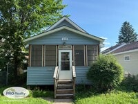 Building Photo - 2 Bedroom House In St. Paul
