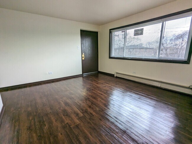 Building Photo - 14043 Kilpatrick Ave