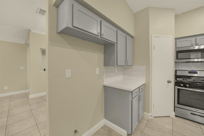 Building Photo - 21211 Park Mt Dr