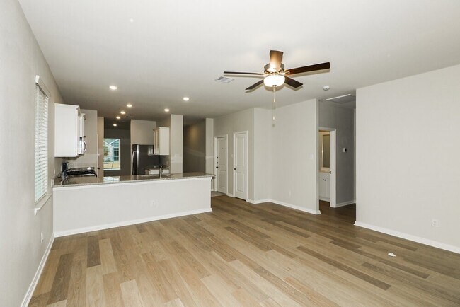 Building Photo - 408 Mustang Trot Dr