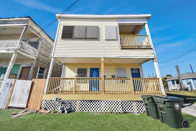 Building Photo - 1213 28th St