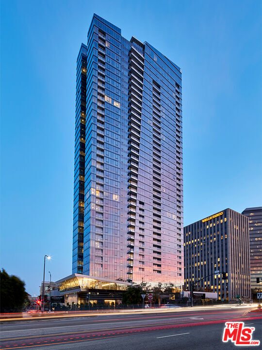 Building Photo - 10000 Santa Monica Blvd