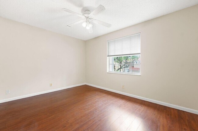 Building Photo - 4708 NW 115th Terrace