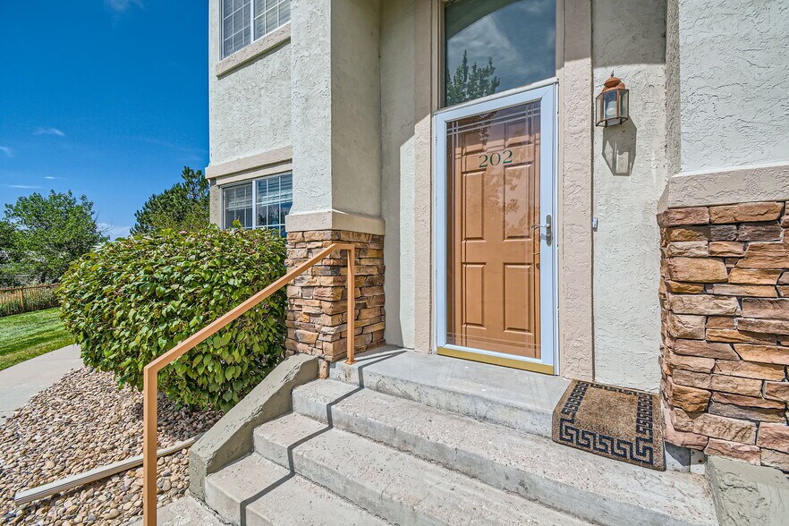 Building Photo - 22580 E Ontario Dr