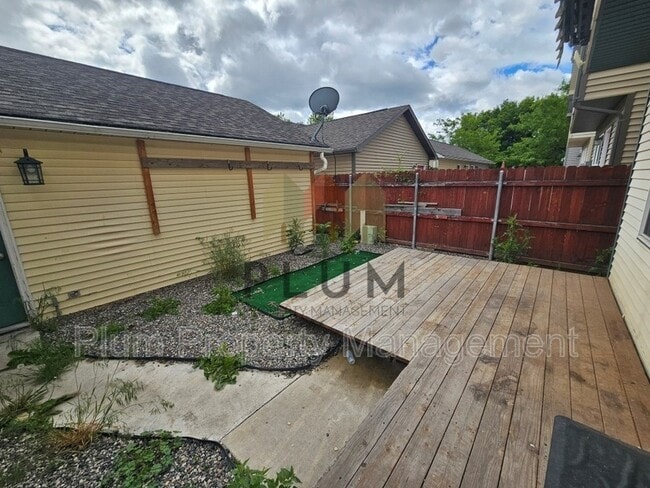Building Photo - 1314 Bulwer St
