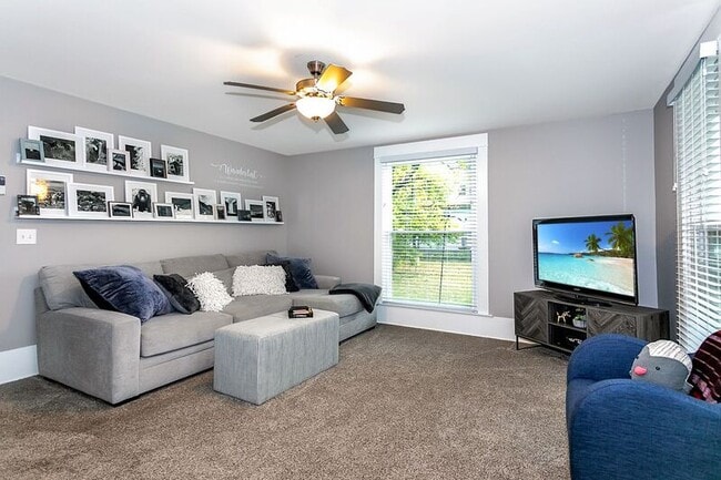 Building Photo - 349 S Chillicothe St