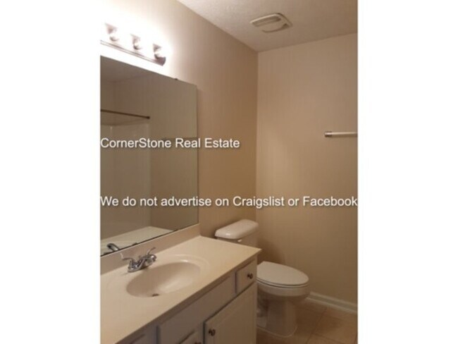 Building Photo - 1710 Renwick Dr