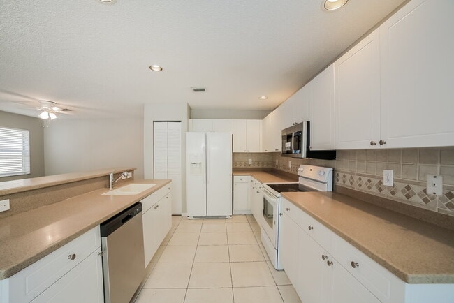 Building Photo - 228 La Costa Way